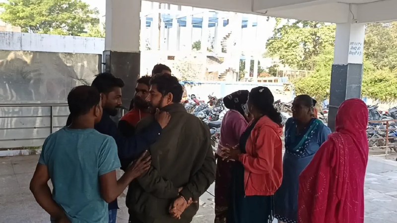 अधिक ब्लडिंग होने से गर्भ में थमी बच्चे की धडकऩ, हुई मौत