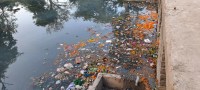 The water of the Motichur River has become contaminated, fish are dying, and the foul smell is making it difficult for people to move around.