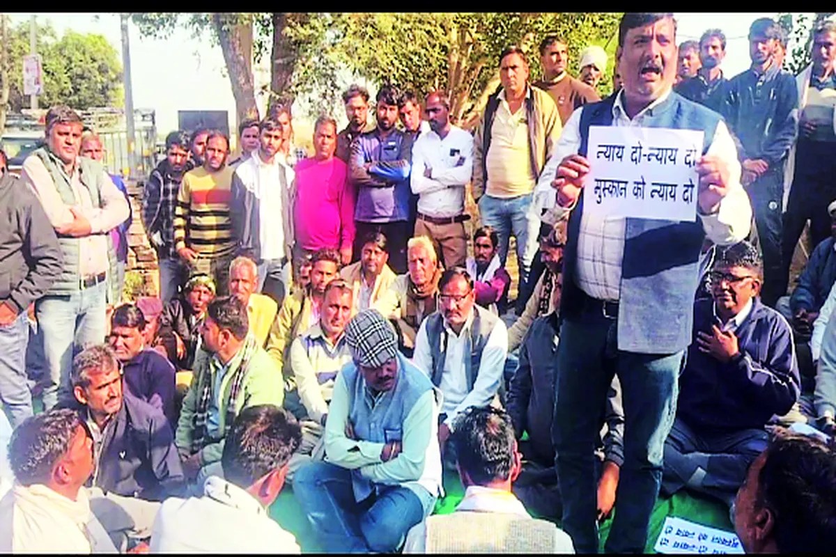 मुंडावर में युवती की हत्या के विरोध में सर्व समाज का प्रदर्शन….. देखें वीडियो….