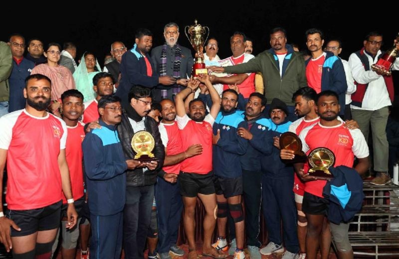 मंत्री प्रहलाद सिंह पटेल ने कहा कि हम खेलों के साथ जीने वाले लोग हैं।