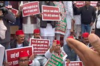 चित्रकूट ट्रेजरी घोटाले को लेकर विधानसभा परिसर में गरमाई राजनीति (फोटो सोर्स : Ritesh Singh )