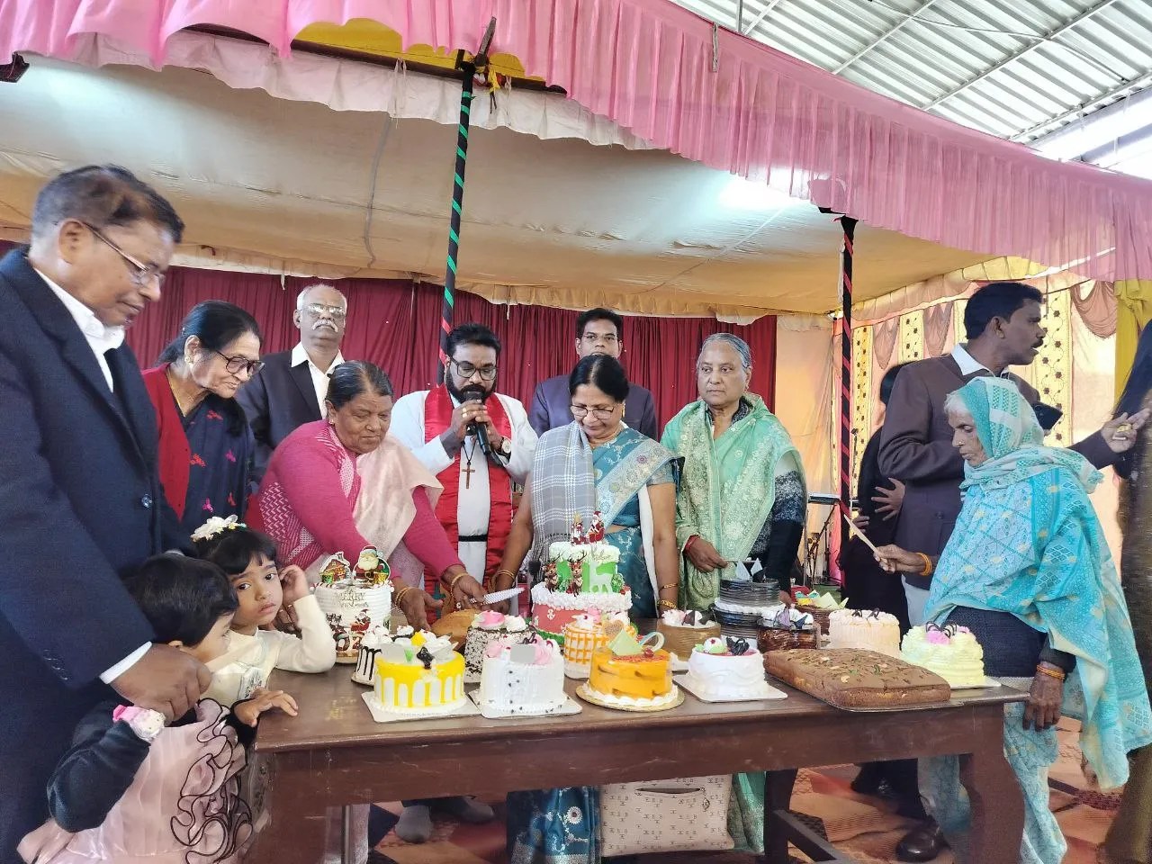 देर रात से ही दिनभर किए गए विभिन्न कार्यक्रम