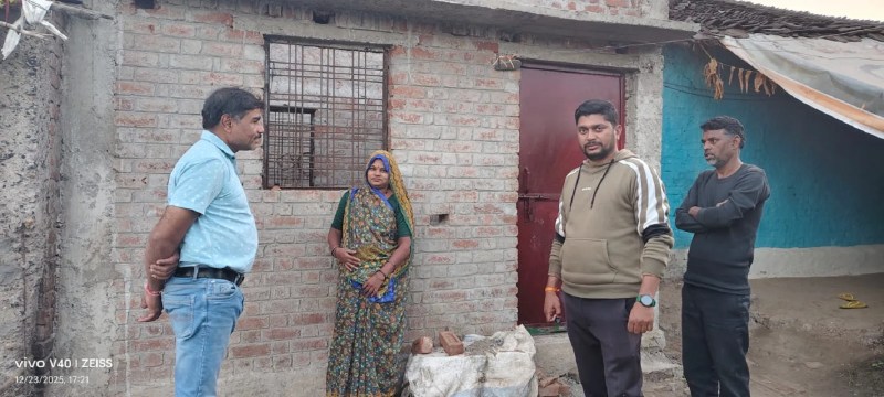 जिले के 6 ब्लाकों में करीब 14789 प्रधानमंत्री आवासों का कार्य अधूरा है।