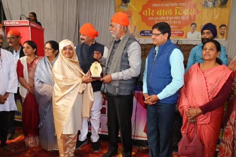 वीर बाल दिवस कार्यक्रम में प्रदेश शासन के पंचायत एवं ग्रामीण विकास व श्रम मंत्री प्रहलाद सिंह पटेल शामिल हुए।