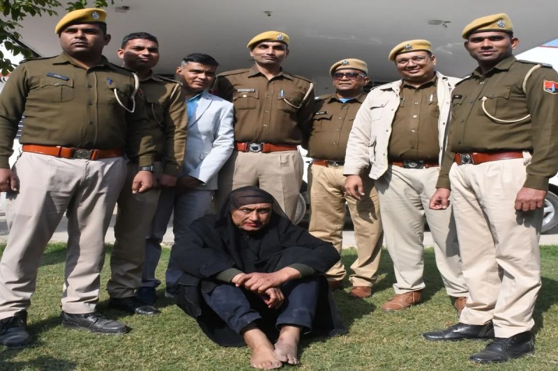 नाबालिग और महिलाओं का शोषण करने वाला बर्खास्त आरएसी जवान गोवर्धन से गिरफ्तार Dismissed RAC jawan arrested from Govardhan for exploiting minors and women