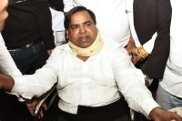 जेल अस्पताल में गायत्री प्रजापति पर हमला,अचानक भड़का विवाद (फोटो सोर्स :Facebook News Group)