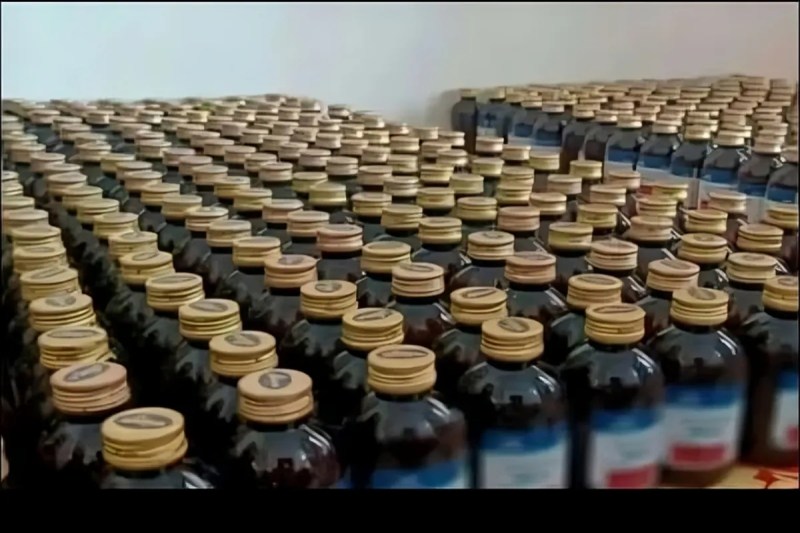 कोडीन युक्त कफ सिरप पर योगी सरकार की ‘जीरो टॉलरेंस’ नीति, पूरे प्रदेश में सख्त कार्रवाई से टूटा अवैध नेटवर्क (फोटो सोर्स : Information Department )