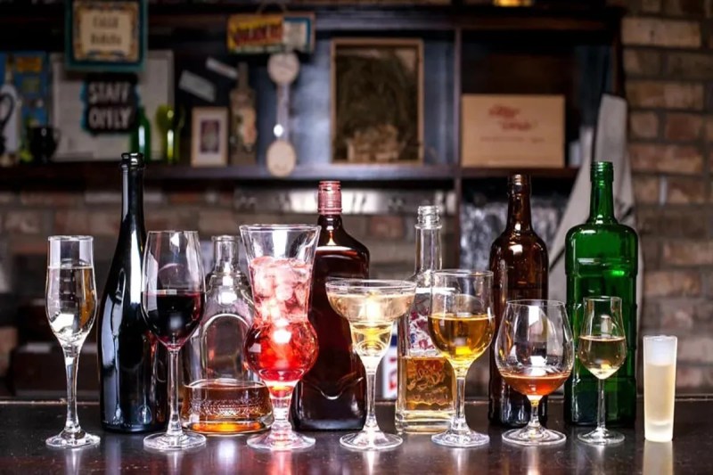 बार लाइसेंस में गड़बड़ियों पर कसा जाएगा शिकंजा, आबकारी विभाग की बड़ी कार्रवाई तय (फोटो सोर्स : Whatsapp News Group)