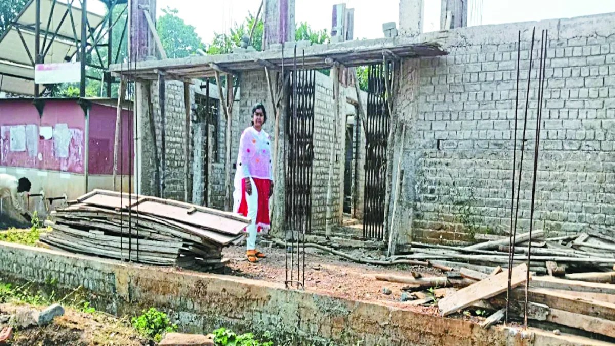 जर्जर भवन में बैठकर बच्चे ले रहे शिक्षा, 297 आंगनबाड़ी केंद्रों के पास खुद का भवन नहीं