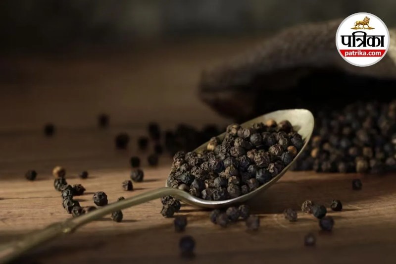 Best Spices for Winter Immunity, Black Pepper Uses in Winter, Winter Diet for Strong Immunity,