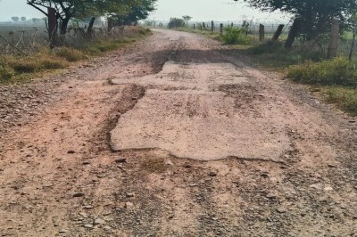 5 किलोमीटर की सड़क क्षतिग्रस्त, ग्रामीणों को दे रही दर्द