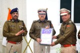 डीजीपी ने पुलिस अधीक्षक को किया सम्मानित