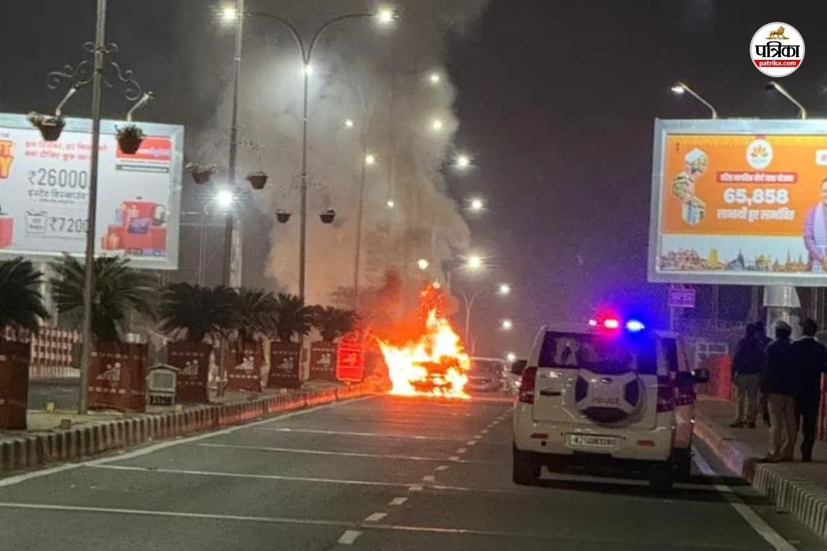 Car-fire-in-Jaipur