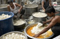 नकली पनीर फैक्ट्री का भंडाफोड़! रोजाना 100 क्विंटल पनीर तैयार, 460 किलो जब्त, स्वास्थ्य के लिए खतरा...(photo-AI)