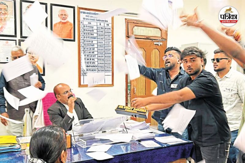 कल्याण कॉलेज में एनएसयूआई पदाधिकारियों के उत्पात का मामला (फोटो सोर्स- पत्रिका)