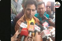 विनोद कुमार शुक्ला को कुमार विश्वास ने दी श्रद्धांजलि (photo source- Patrika)