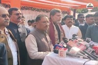 गरीबी और अशिक्षा का लाभ उठाकर धर्म परिवर्तन गलत(photo-patrika)