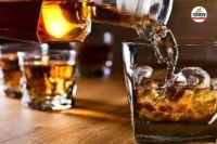 शराब पीते युवक-युवतियों की पार्टी पर पड़ोसियों ने दिखाया गुस्सा, फिर... पुलिस ने मौके से 7 लोगों को पकड़ा(photo-patrika)