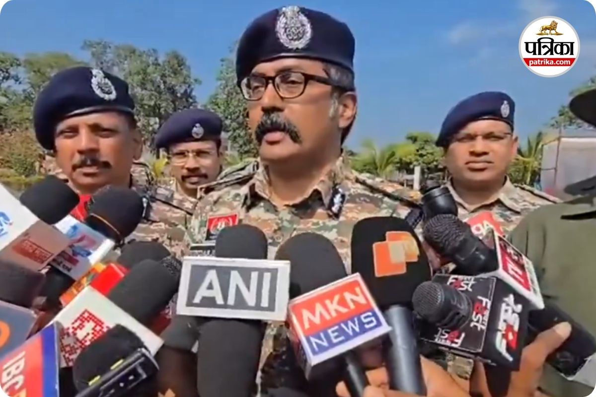 CG Naxal News: बीजापुर-दंतेवाड़ा बॉर्डर पर 18 नक्सली ढेर, IG ने की पुष्टि, देखें Video