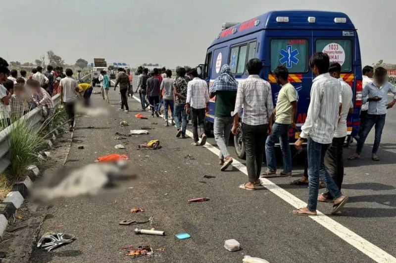 Delhi Mumbai Expressway Accident couple trapped in car authorities negligence Death