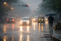 delhi weather forecast imd new aert for delhi ncr rain cold wave and fog alert