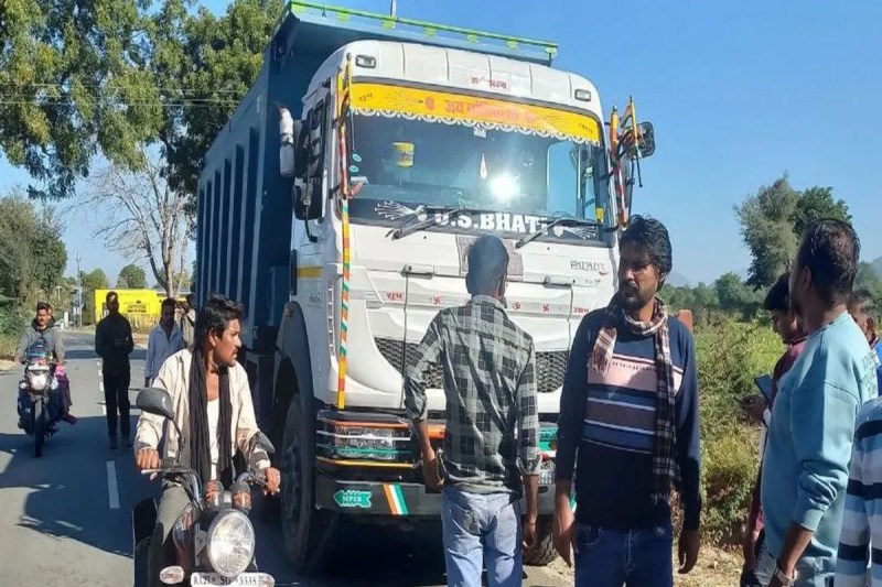 Road accident, road accident in Pali, road accident in Rajasthan, dumper bike accident, dumper bike accident in Pali, dumper bike accident Rajasthan, Pali news