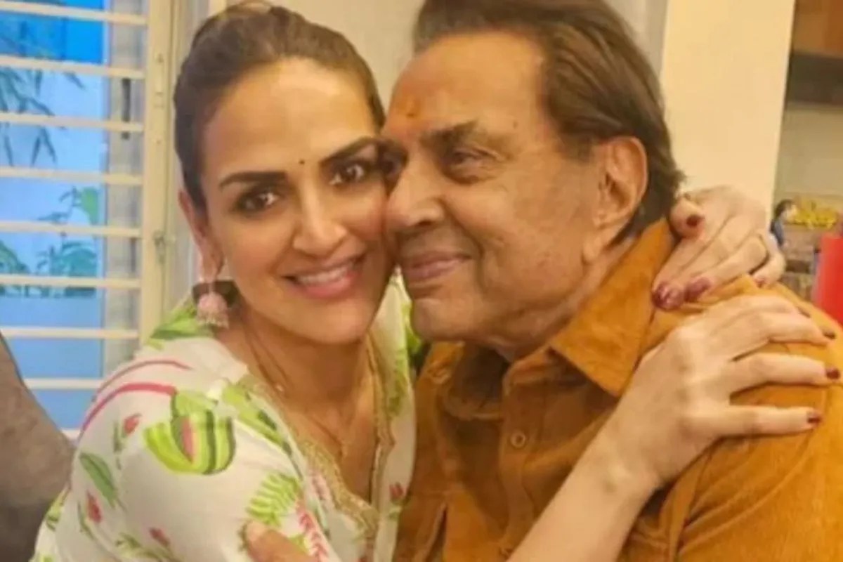 Esha Deol Share father Dharmendra bts Video from ikkis last day of shooting he apologies everybody