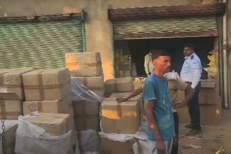 Raid in fake cigarette factory