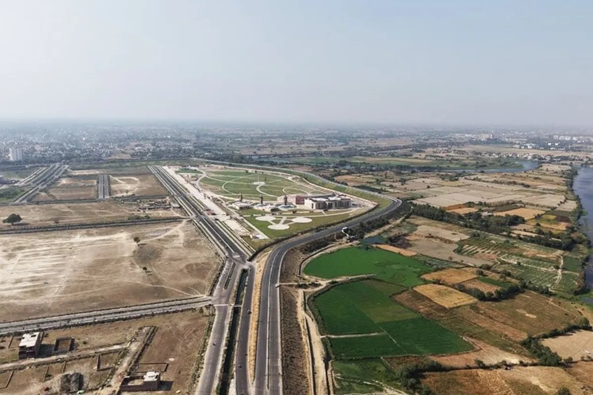 Gomti Corridor: लखनऊ में ग्रीन कॉरिडोर बना विकास की नई धुरी, 200 मीटर क्षेत्र में निर्माण को मंजूरी