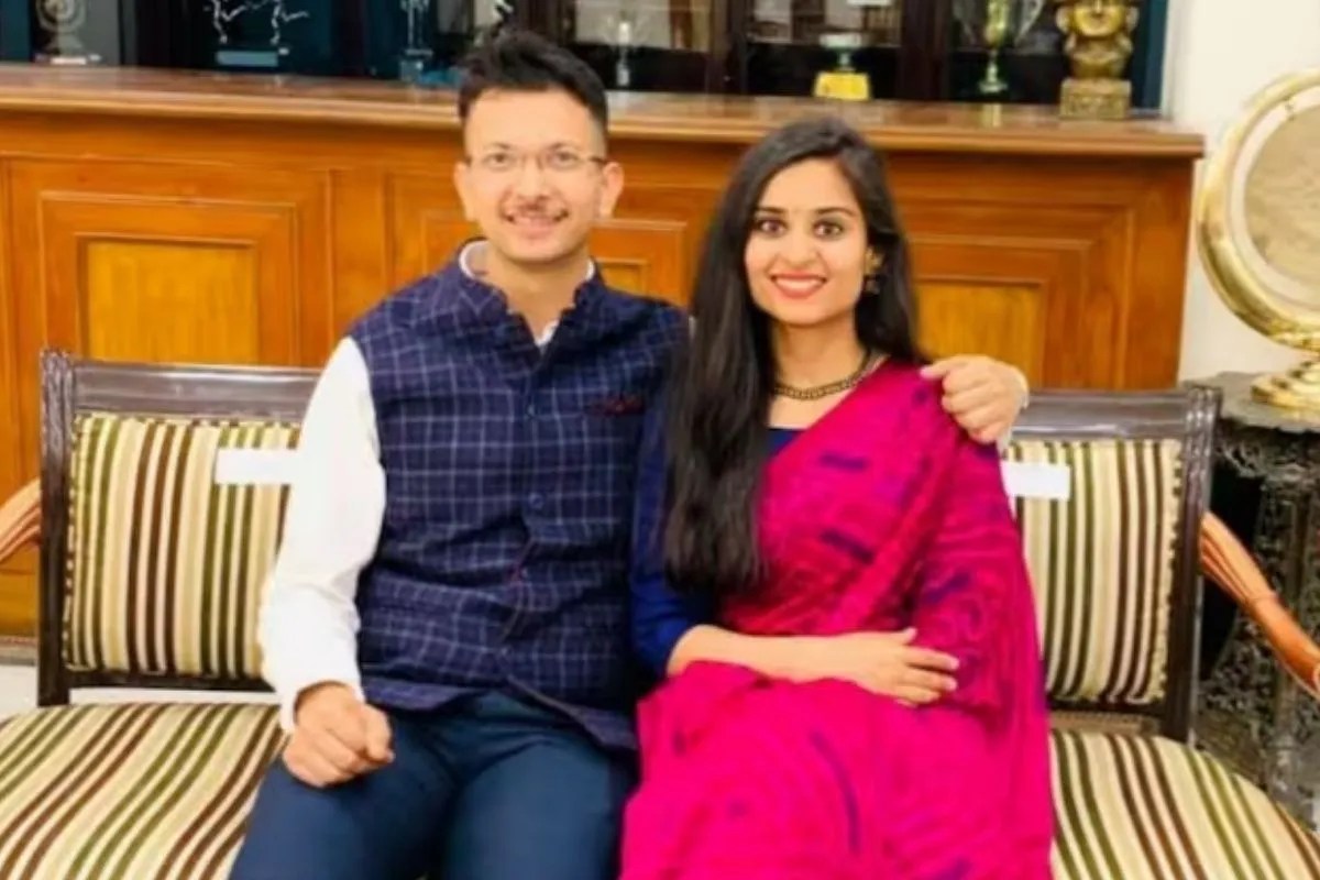 delhi girl ias pooja gupta fulfilled grandfathers dream by cracking upsc twice