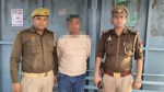 पुलिस की गिरफ्त में आरोपी बीएसएफ जवान (फोटो सोर्स- इटावा पुलिस)