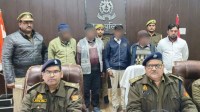 पुलिस की गिरफ्त में आरोपी (फोटो सोर्स- एटा पुलिस)