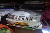 Collector caught illegal paddy (Photo- Patrika)