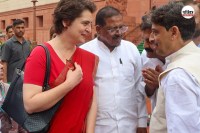 Priyanka Gandhi as PM Face