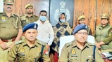 पुलिस की गिरफ्त में आरोपी फोटो सोर्स- बस्ती पुलिस