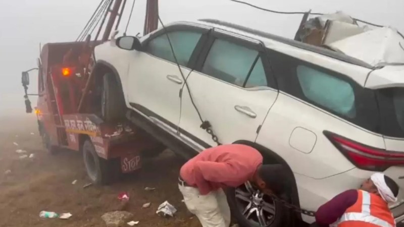 आगरा लखनऊ एक्सप्रेसवे एक्सीडेंट (फोटो सोर्स- पत्रिका)