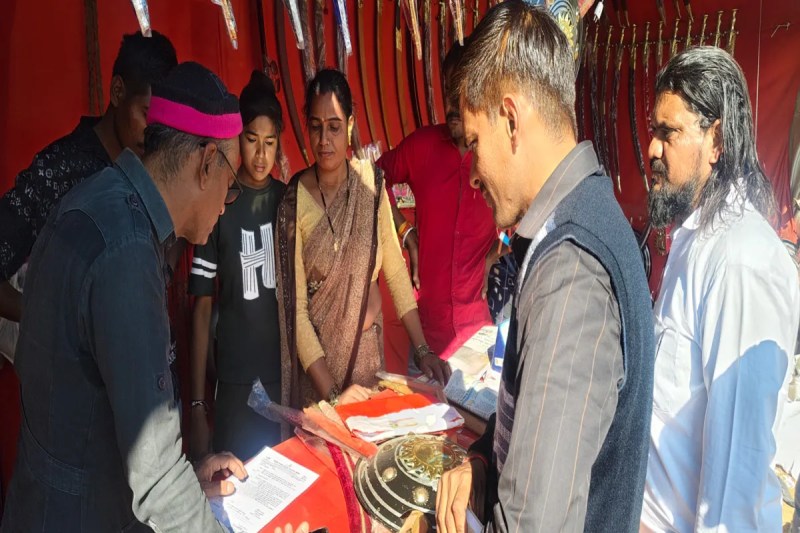 Sale of sharp weapons, sale of sharp weapons in Khatushyamji, sale of airguns, sale of airguns in Khatushyamji, Sikar News, Rajasthan News, Khatushyamji News