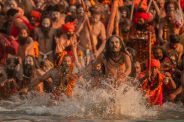 मकर संक्रांति पर संगम में उमड़ा जनसैलाब