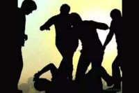 Raipur News: चोरी करने के आरोप में अपने ही कर्मचारी को बंधक बनाकर पीटा, संचालक सहित 11 पर केस दर्ज Raipur News: चोरी करने के आरोप में अपने ही कर्मचारी को बंधक बनाकर पीटा, संचालक सहित 11 पर केस दर्ज