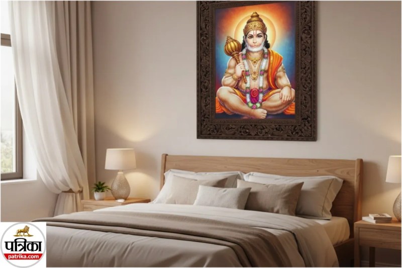 बेडरूम में हनुमान जी की तस्वीर लगाना सही है? (pc: gemini generated)