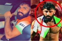 Pakistan Player wears Indian Jersey