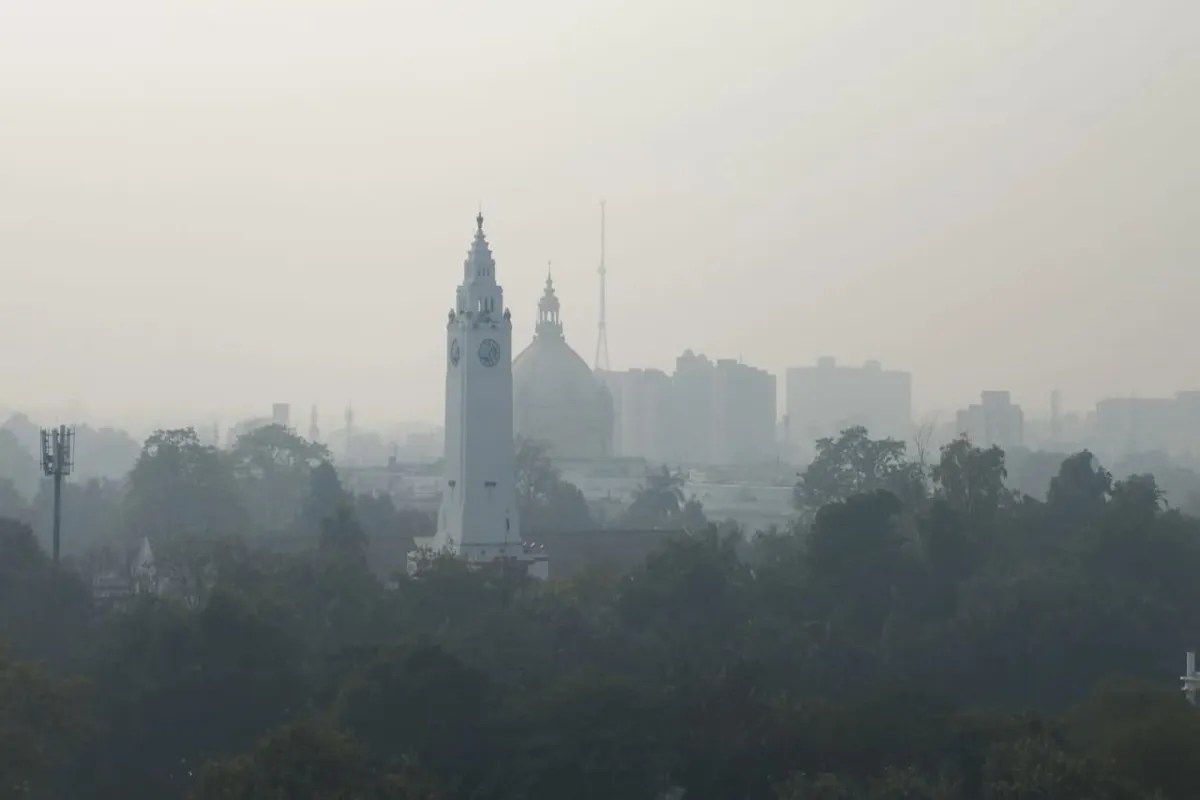 जहरीली हवा में मुस्कराता लखनऊ: राजधानी की बिगड़ती सांसों की दर्दनाक हकीकत (फोटो सोर्स : Ritesh Singh )