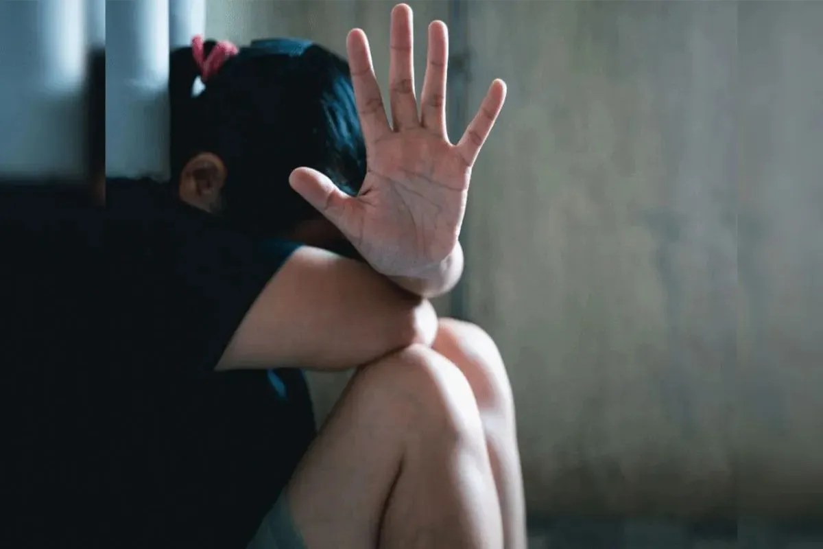 कलयुगी पिता बना हैवान... पत्नी से जबरदस्ती संबंध बनाने के बाद नाबालिग बेटी के साथ किया दुष्कर्म, FIR दर्ज(photo-patrika)