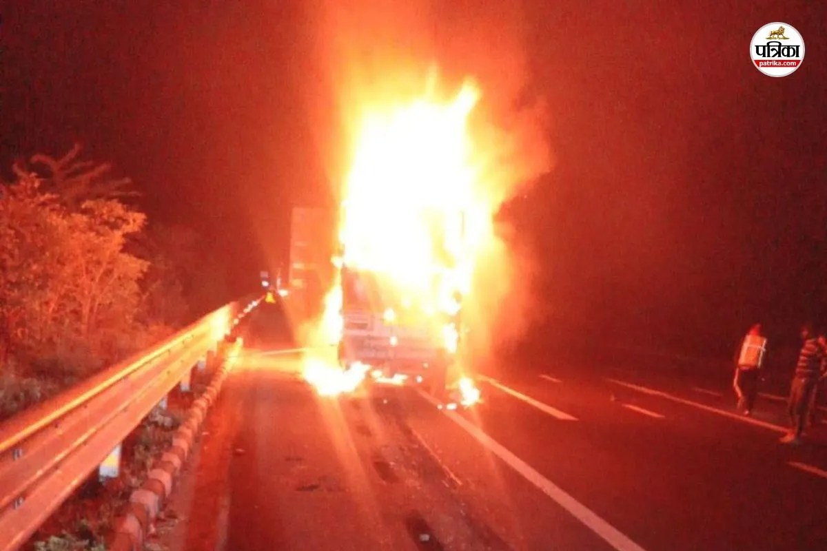 Road-Accident-on-Delhi-Mumbai-Expressway