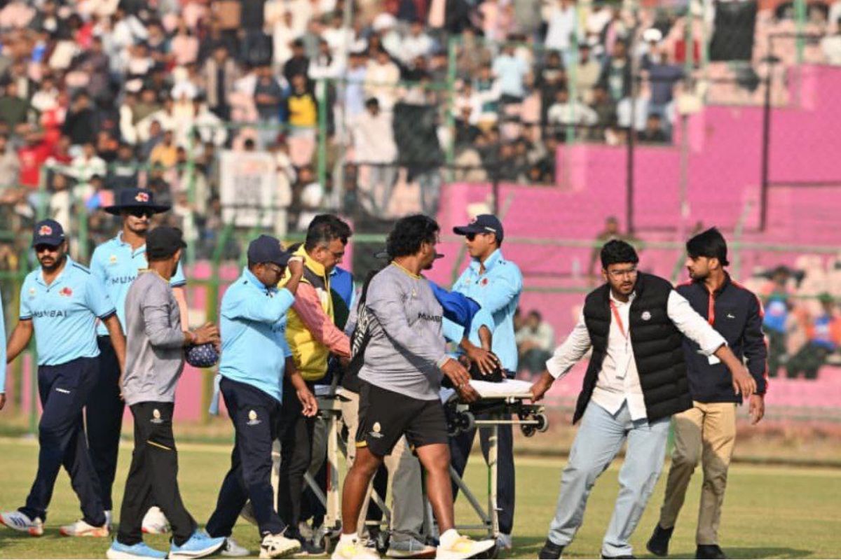 VHT 2025-26 : मुंबई के स्टार खिलाड़ी के साथ खौफनाक हादसा, वायरल हुआ वीडियो