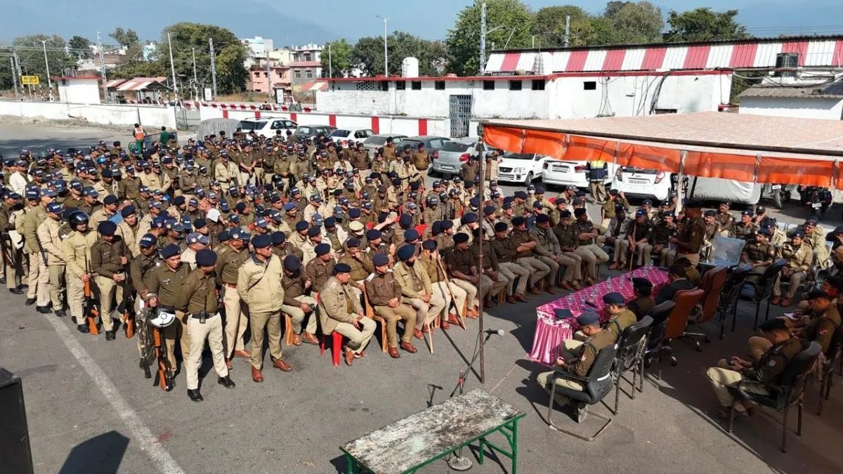 The Supreme Court will deliver its verdict tomorrow regarding the encroachment on railway land in Vanbhulpura. Before this, the entire area has been turned into a cantonment