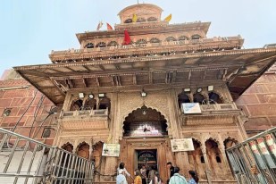 नए साल पर बांके बिहारी जाना पड़ेगा भारी!