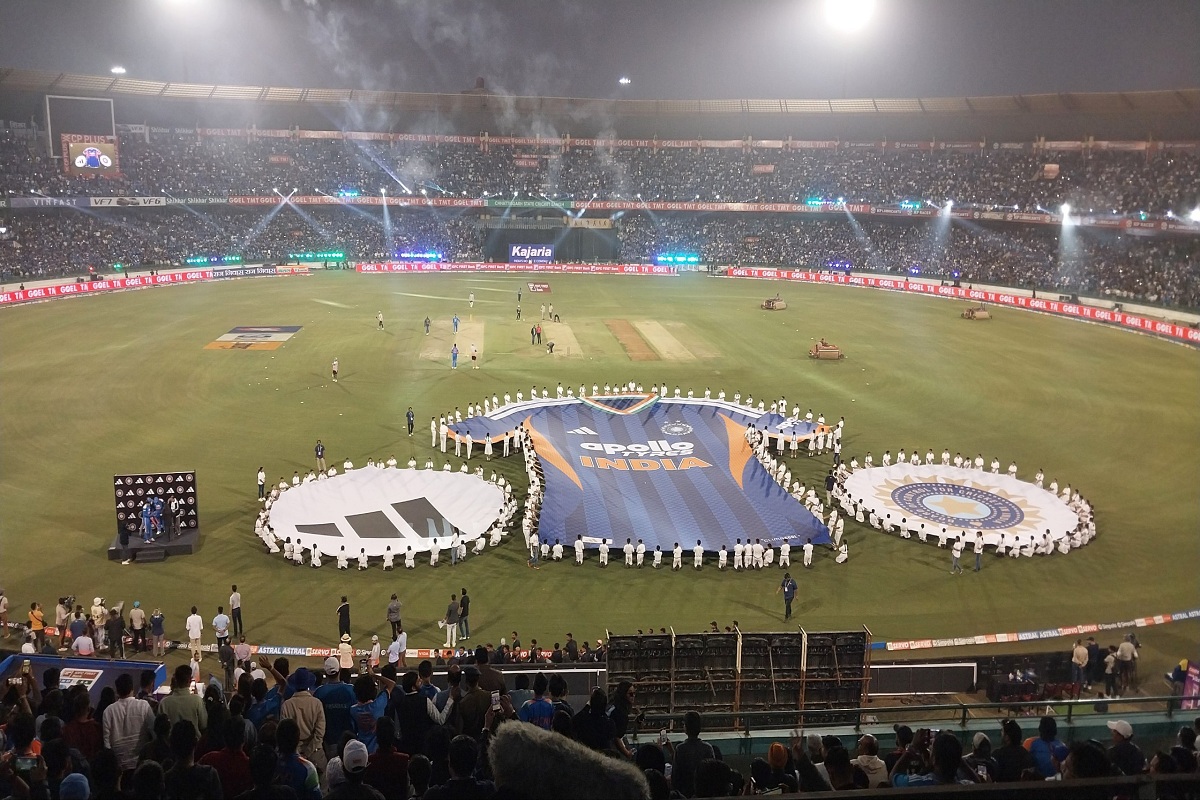 IND VS SA ODI Match: टी20 वर्ल्ड कप के लिए टीम इंडिया की नई जर्सी की लॉन्चिंग, देखें वीडियो