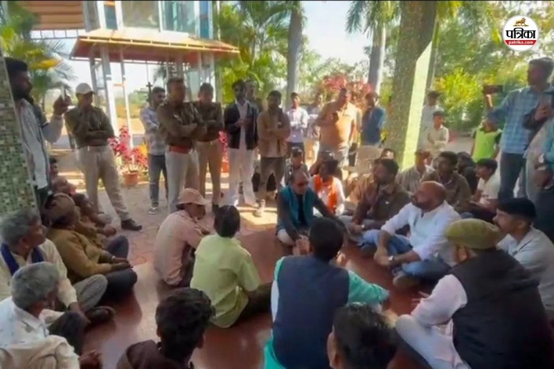 Rajasthan Bichiwada church religious conversion Allegations Hindu organizations protest at church and police station