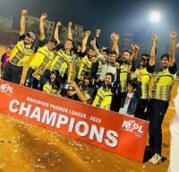 मरुधर प्रीमियर लीग-2025 की विजेता टीम सुपर स्टार राजपुरोहित-11 के खिलाड़ी।